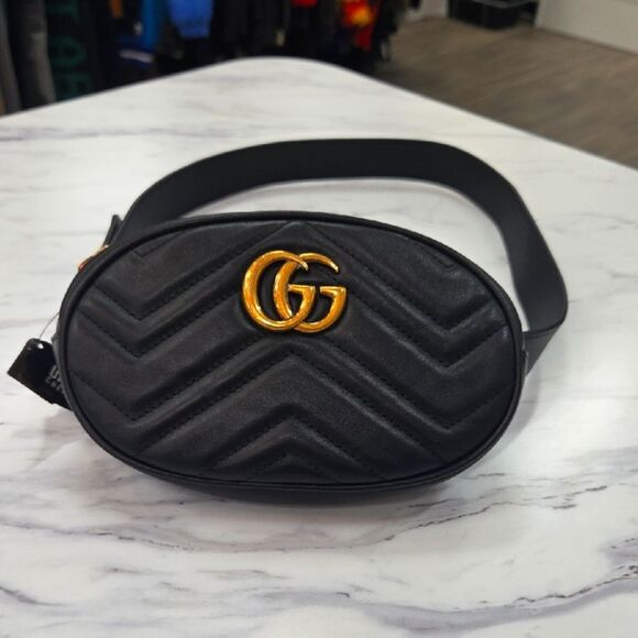 Gucci Black Leather Belt with Gold Accent - Picture 1 of 15